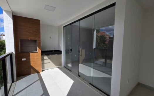 Apartamento de 100 m² com excelente distribuição, contando com 3 quartos, sendo 1 suíte, varanda gourmet e área de serviço individualizada, 1 vaga de garagem, localizado bairro Canaã.